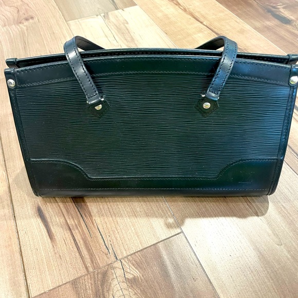 LV Epi Leather black Bag❤️ - Picture 1 of 7